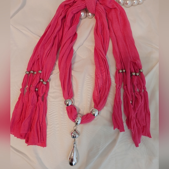 PINK JEWELRY BEADED FRINGE SCARF - Picture 6 of 6